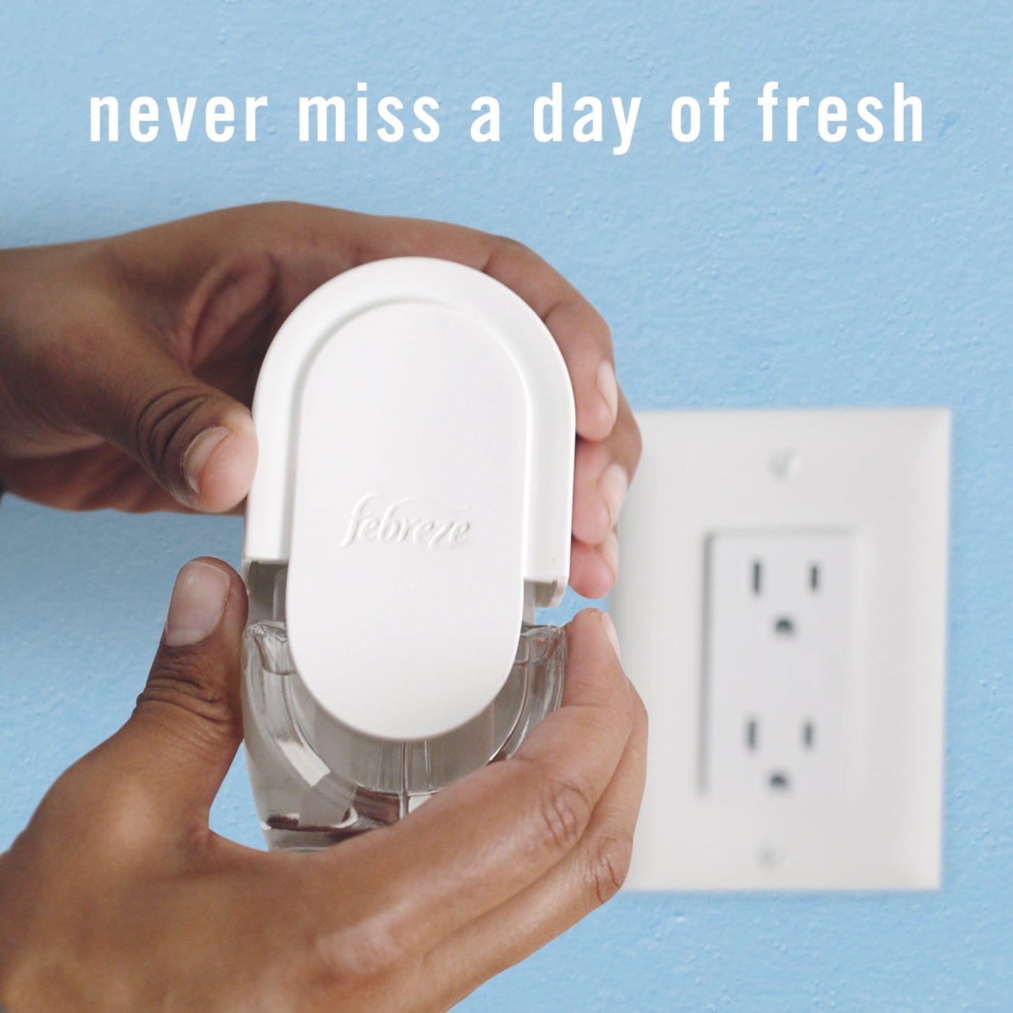 Febreze Plug In Air Freshener Scented Oil Refill Linen & Sky, 4 Count