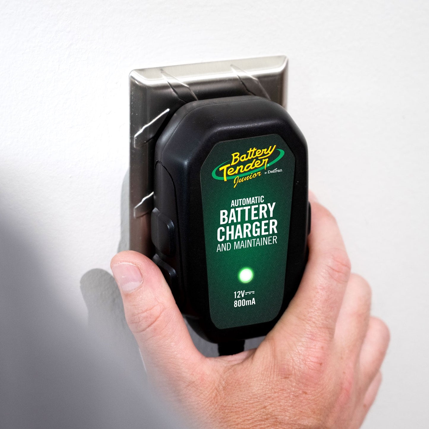 Battery Tender Junior 12V 800mA Battery Charger and Maintainer