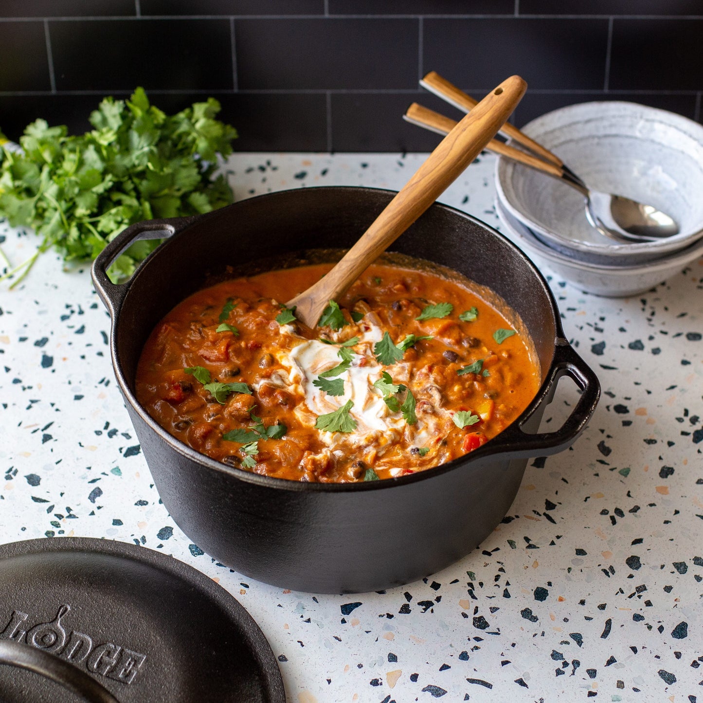 Lodge Pre-Seasoned 7 Qt Cast Iron Dutch Oven & Cover, L10DOL3