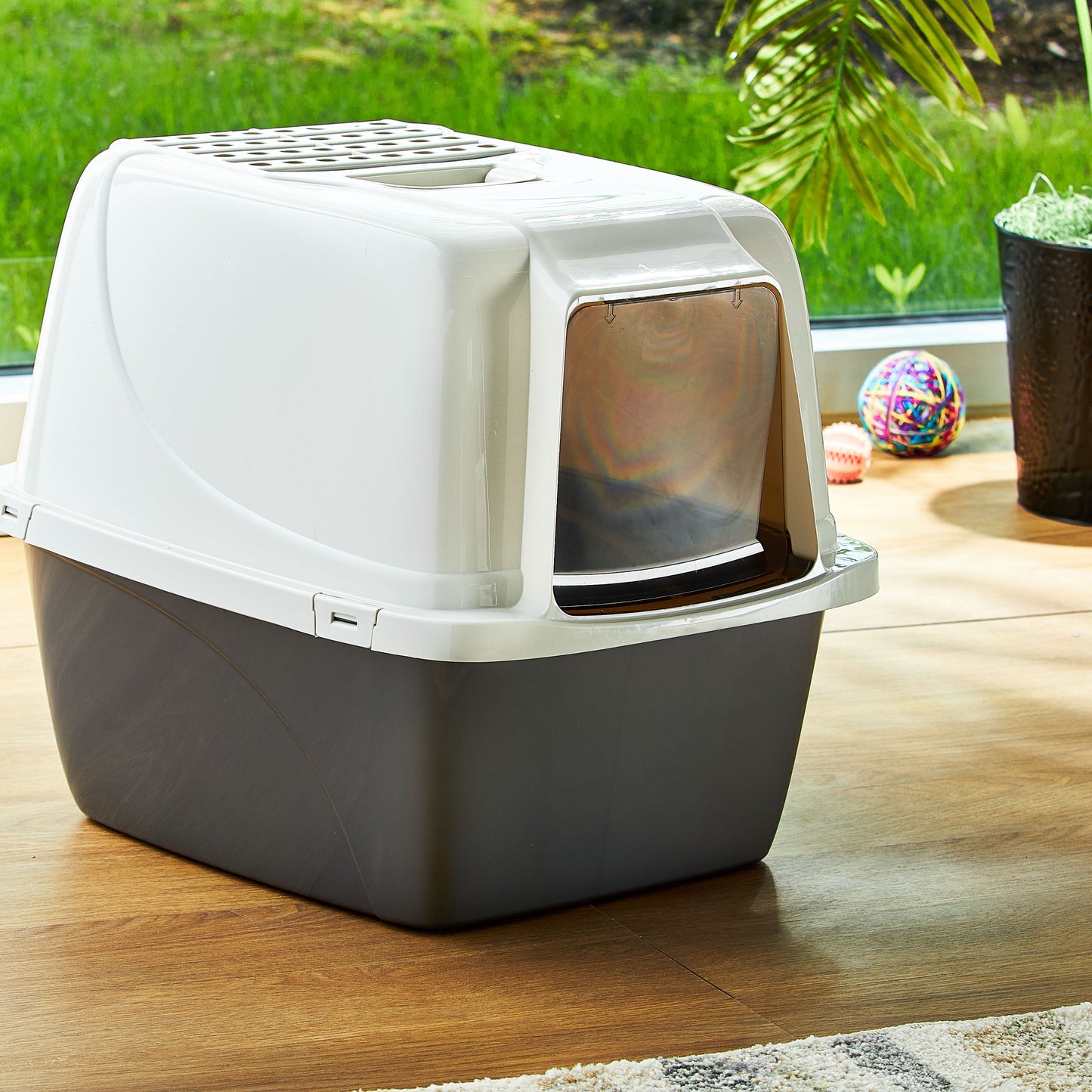Vibrant Life Extra-Large Hooded Enclosed Cat Litter Box