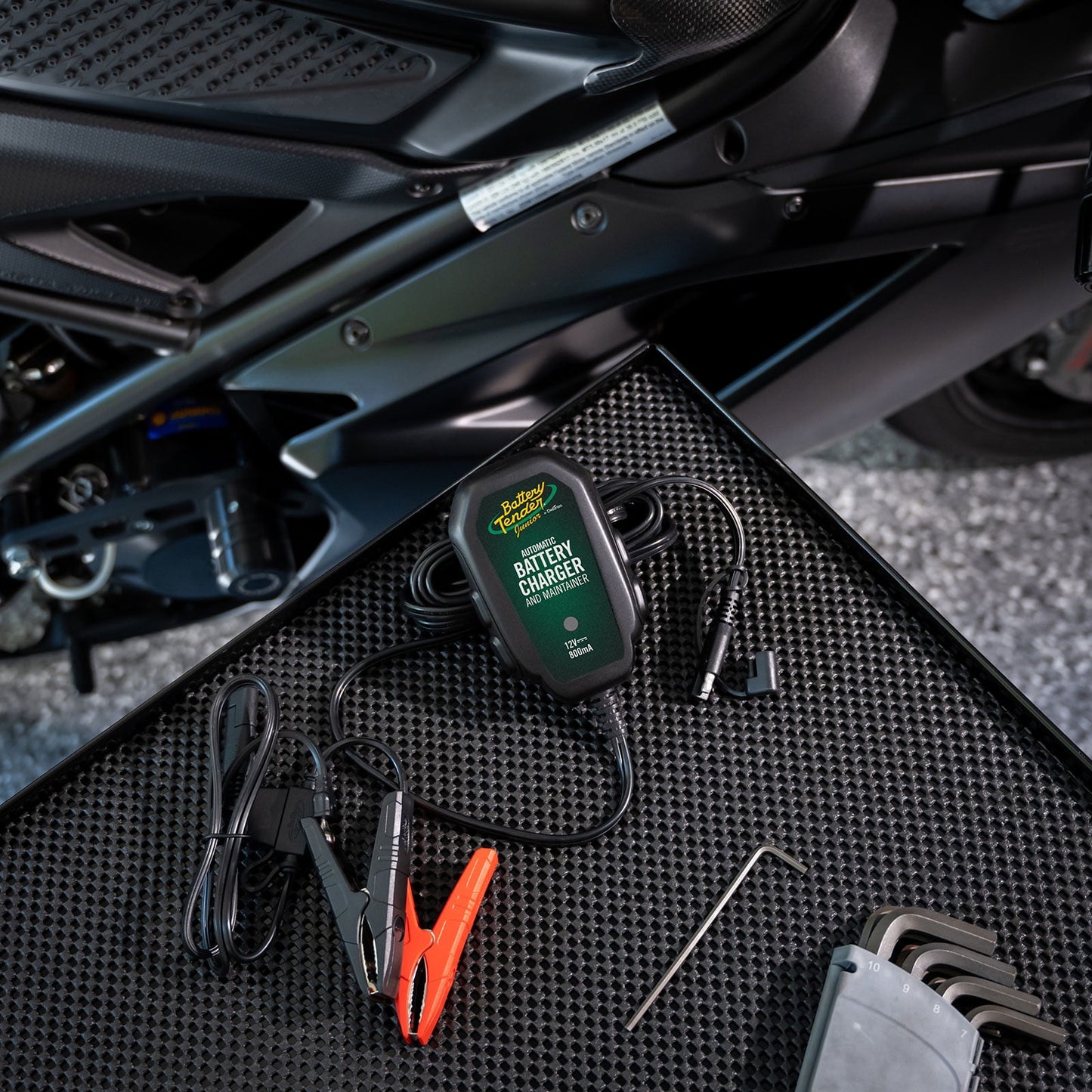Battery Tender Junior 12V 800mA Battery Charger and Maintainer