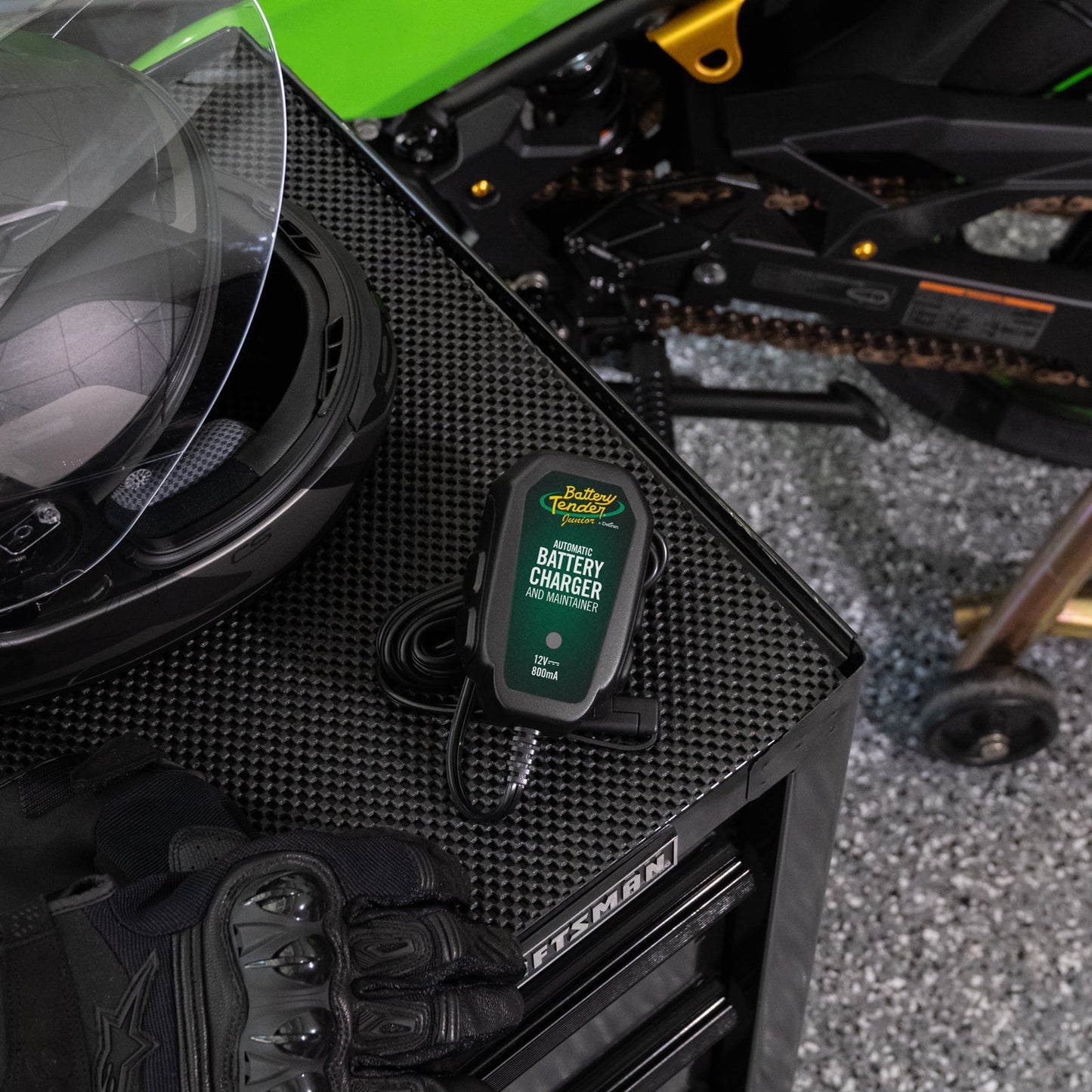 Battery Tender Junior 12V 800mA Battery Charger and Maintainer