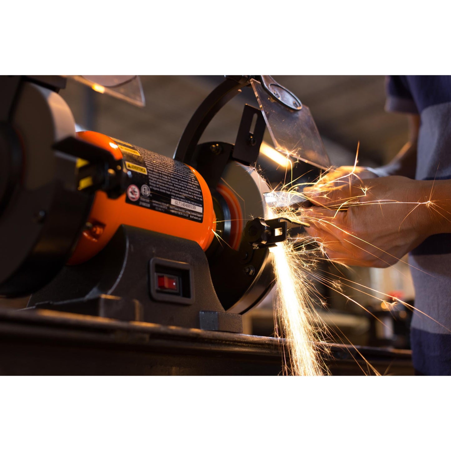 WEN 2.1-Amp 6-Inch Single Speed Bench Grinder with Flexible Work Light
